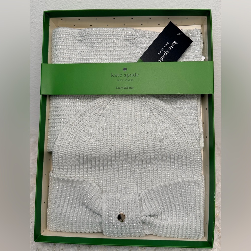Kate Spade‎ New York Scarf and Hat Gift Set Silver Metallic Knit Grey Beanie Bow